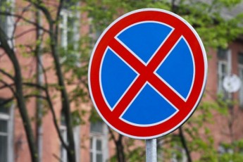 Лучани просять заборонити зупинку транспорту на проспекті