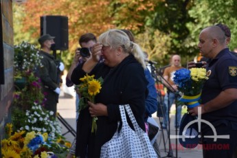 Головні новини Волині 29 серпня:  у Луцьку зі сльозами на очах вшанували пам'ять Героїв, які полягли за Україну; в області стрімко зростає кількість…
