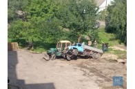 У місті на Волині трактором витягували вантажівку