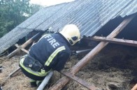 У Луцькому районі горіла господарська споруда (фото)