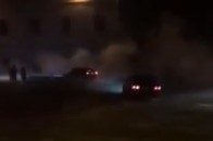 На Замковій площі у Луцьку невідомі влаштовують дрифт серед ночі (відео)