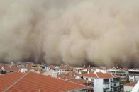 Столицю Туреччини накрила величезна пилова буря (фото/відео)