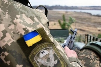 На Донбасі українських військових обстріляли з гранатомета та стрілецької зброї