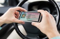 В Україні введуть нові автомобільні права і техпаспорт