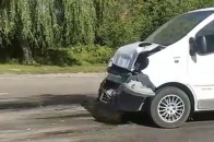 У місті на Волині бус протаранив легковик (відео)