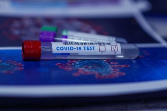 Захворюваність на COVID-19 не спадає: в Україні понад 180 тисяч інфікованих (статистика по регіонах)