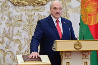 Лукашенко таємно вступив на посаду президента