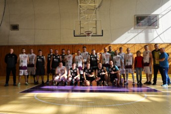 У Луцьку відбувся товариський матч з баскетболу пам'яті Олексія Веремійчика між командами міськради та ЗМІ (фото)