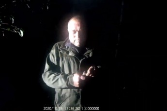 У лісовому господарстві на Волині активісти затримали браконьєра, який погрожував підірвати їх гранатою (відео)