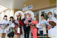 Першу трійню, яка народилася у Волинському перинатальному центрі, вже виписали додому (фото)