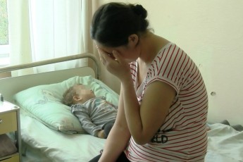 Коронавірус, лікарня, притулок: що чекає на п'ятьох дітей, яких побив батько на Волині (відео)