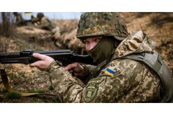 На передовій бойовики обстріляли українські позиції: ситуація на Донбасі