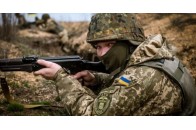 На передовій бойовики обстріляли українські позиції: ситуація на Донбасі