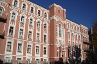 Двоє пацієнтів із COVID-19 викинулися з лікарні