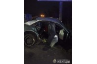 Волинянин на Audi в’їхав у бетонний стовп, є потерпілі