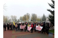 На Волині підприємці протестують під стінами міськради (фото/відео)