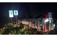На Волині перекинулася вантажівка (фото)