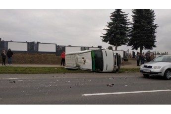 У ДТП з трьома автівками, що сталась неподалік Луцька, постраждала молода дівчина (фото, відео)