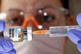 Коли українці отримають вакцину від коронавірусу: у МОЗ поділилися прогнозами