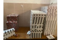 На Волині у мікроавтобусах виявили понад 10 тисяч пачок цигарок (фото)