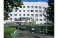 Туалет один для всіх, так ще й мало не на вулиці: пацієнти, які лікуються від коронавірусу, шоковані умовами лікарні на Волині
