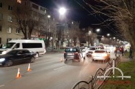 У Луцьку водійка протаранила автівку, на проспекті − довжелезний затор (фото)