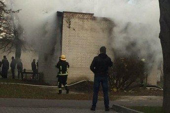 У Луцьку біля дитячої лікарні сталася пожежа
