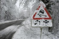 Волинян попереджають про ожеледицю на дорогах