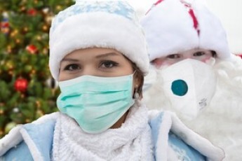 Як на новорічні свята не захворіти коронавірусом: поради медика