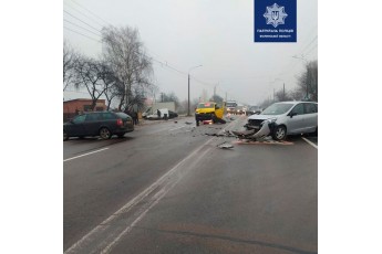 Повідомили деталі автотрощі поблизу Луцька за участі трьох автомобілів