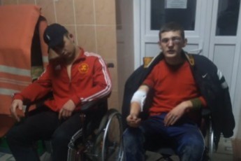 Головні новини Волині 19 грудня: група чоловіків жорстоко побила підлітків до непритомності; у Луцьку засяяло головне ялинкове тріо