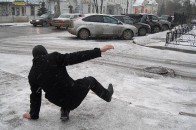 Частину України накриють крижані дощі та сніг: синоптики дали прогноз