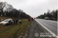 Від удару одномісячне немовля вилетіло на асфальт: на трасі сталась страшна аварія (фото)