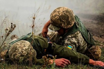 Російські найманці шість разів відкривали вогонь: двоє українських захисників отримали поранення