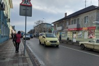 У місті на Волині автомобіль збив пішохода (відео)