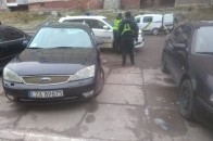 Відбитий на всю голову: на Волині два екіпажі поліції втихомирювали дебошира-євробляхера (фото)