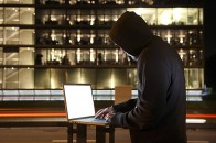 Шахраї шантажують і вимагають гроші в українців через Facebook і Telegram