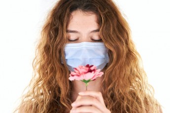 Лікарі розповіли, як повернути нюх після коронавірусу