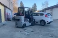У Луцьку горе-водійка три години блокувала доступ до боксу (відео)