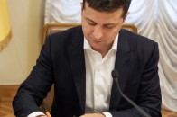 Зеленський дозволив держслужбовцям працювати до 70 років