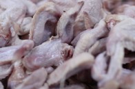 В Україну завезли з Польщі курячі крильця з сальмонелою