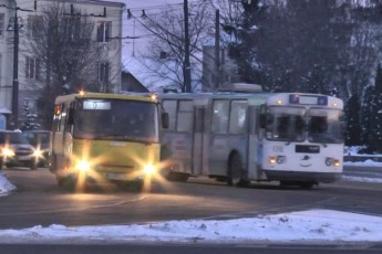 У Луцьку через мороз деякі маршрутки та тролейбуси не виїхали на рейси