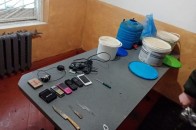 У виправній колонії на Волині в ув'язнених провели обшуки (фото)