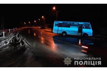 Водій отримав травми: у селі під Луцьком зіткнулися легковик та маршрутка з пасажирами (деталі)