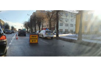 У Луцьку на Ковельській зіткнулося два автомобілі, рух дорогою ускладнений (фото)