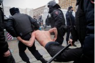 Криваве побиття та тисячі затриманих, серед яких є підлітки: Росія повстала проти Путіна (відео)