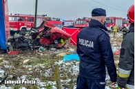 Українець на вантажівці потрапив під потяг, водія не врятували (фото)