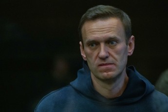 Російського опозиціонера Олексія Навального засудили до колонії (відео)