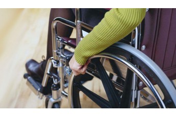 Кабмін підвищив надбавки на догляд за особами з інвалідністю: подробиці