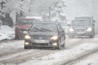 Волинян попереджають про можливе припинення руху автотранспорту на дорогах через негоду